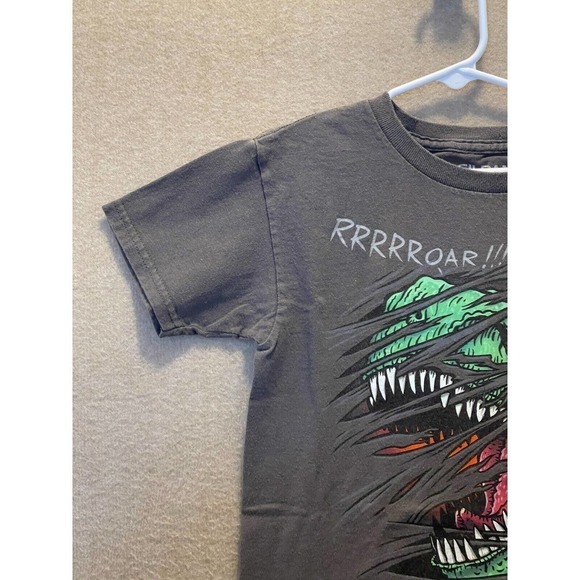Gildan Shirt Boy's Small (6/7) Gray Dinosaur - Picture 2 of 11